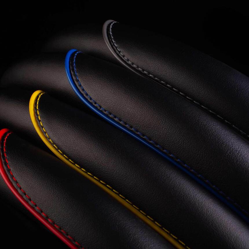 Кожаная оплётка на руль Car Performance,  CP-2030 BK/GY (M)